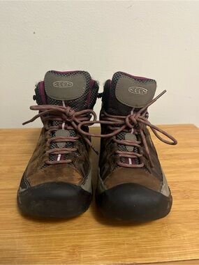 KEEN Women's Targhee III Mid Waterproof Hiking Boots